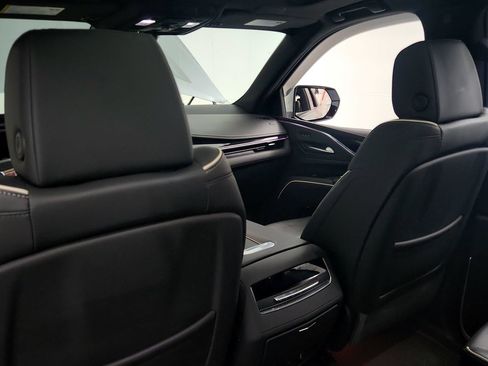 Certified 2024 Cadillac Escalade Sport w/ LPO, ONYX Package AWD/4WD image 25