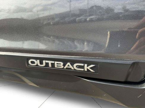 Used 2018 Subaru Outback 2.5i Limited AWD/4WD image 11