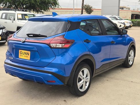 Used 2022 Nissan Kicks S FWD image 3