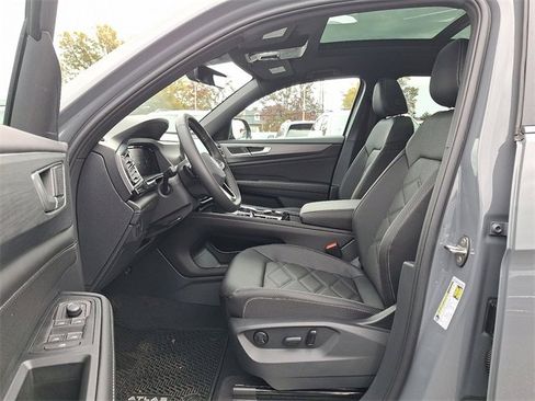 New 2026 Volkswagen Atlas Cross Sport SE image 6