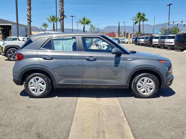 Certified 2026 Hyundai Venue SE FWD image 30