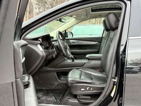 Used 2018 Cadillac XT5 Luxury w/ Driver Awareness Package image 19