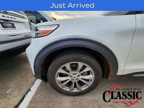 Used 2021 Ford Explorer XLT w/ Equipment Group 202A RWD image 10