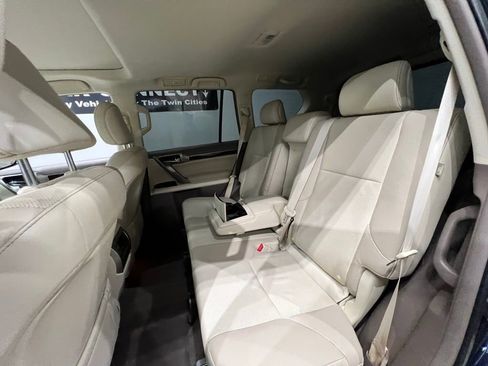 Used 2018 Lexus GX 460 Premium w/ Premium Package image 29