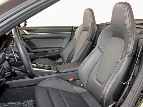 Used 2024 Porsche 911 Carrera S image 5