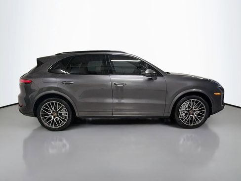 Certified 2023 Porsche Cayenne Turbo AWD/4WD image 8