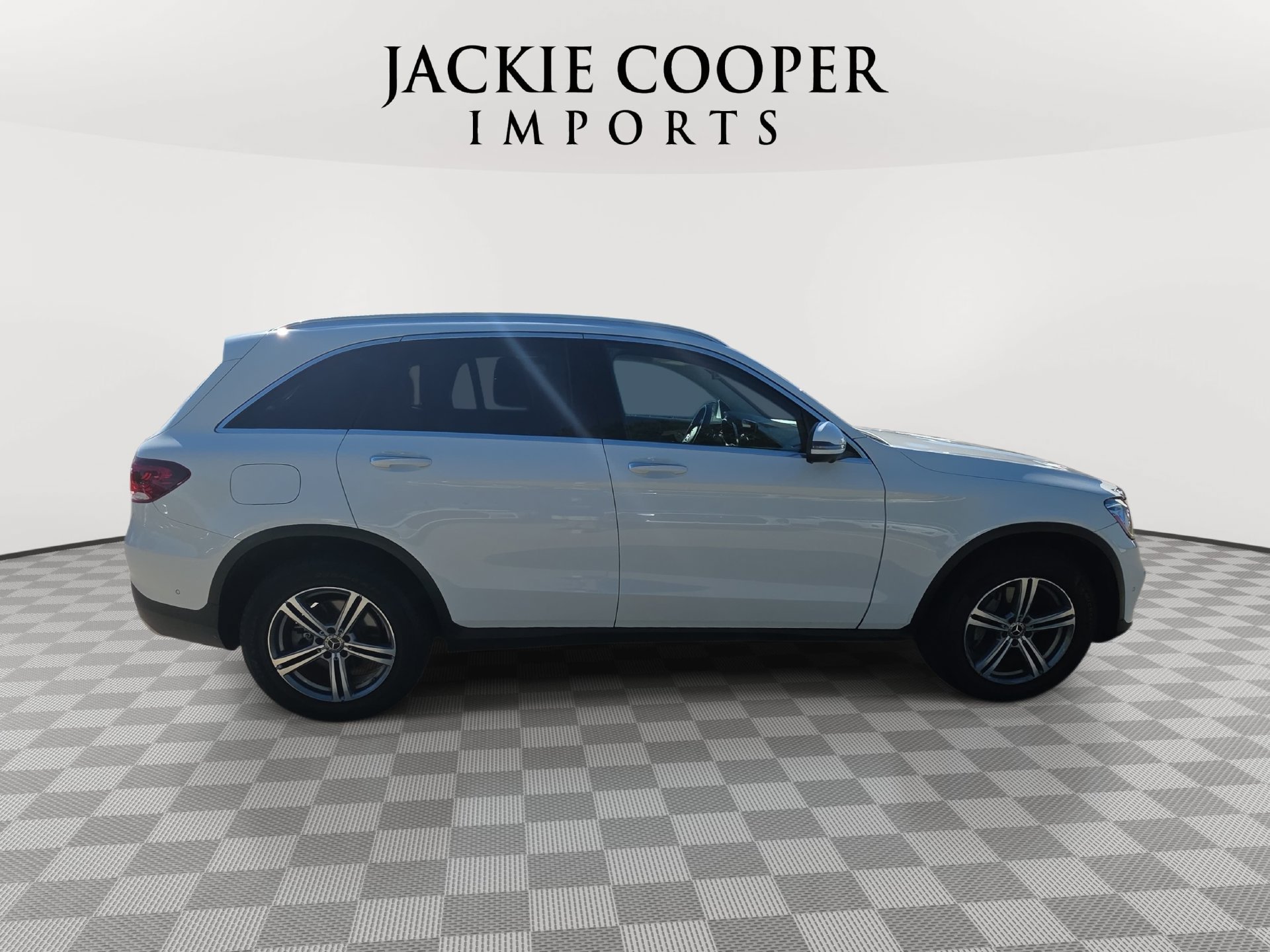 Used 2021 Mercedes-Benz GLC 300 4MATIC image 4