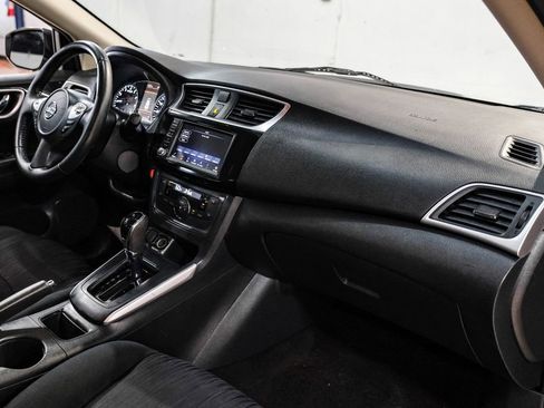Used 2019 Nissan Sentra SV FWD image 14