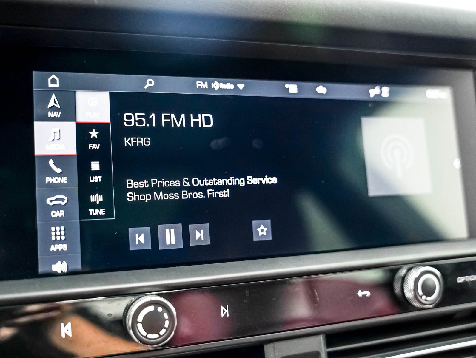 Certified 2023 Porsche Macan S AWD/4WD image 22