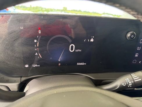 Used 2025 Buick Envista Sport Touring w/ Convenience I Package FWD image 9