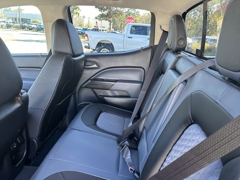 Used 2022 Chevrolet Colorado Z71 image 16