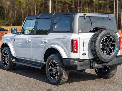 New 2025 Ford Bronco Outer Banks image 3