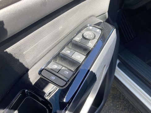 Used 2023 Nissan Pathfinder SL w/ Black Appearance Package image 13