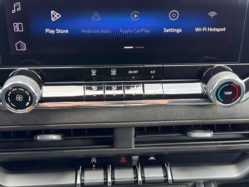 Used 2023 Chevrolet Colorado Trail Boss w/ Technology Package AWD/4WD image 16
