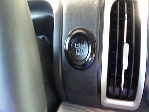 Used 2025 Ford Expedition Active AWD/4WD image 30