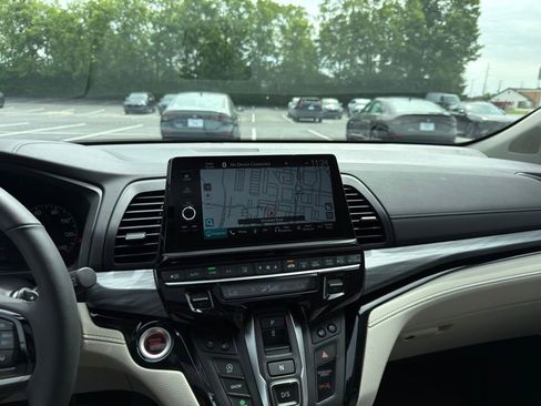 Certified 2026 Honda Odyssey Elite image 14