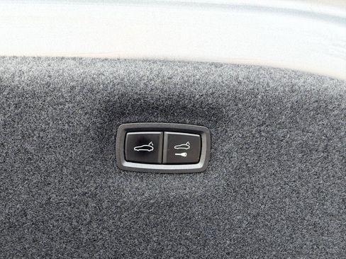 Used 2022 Audi e-tron GT Premium Plus image 40