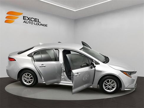 Used 2020 Toyota Corolla LE image 48