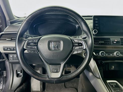 Used 2019 Honda Accord Touring image 18
