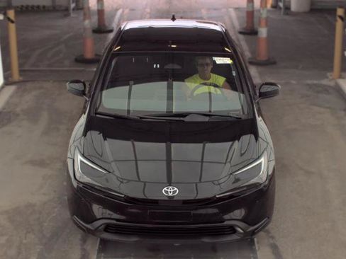 Used 2023 Toyota Prius LE FWD image 2