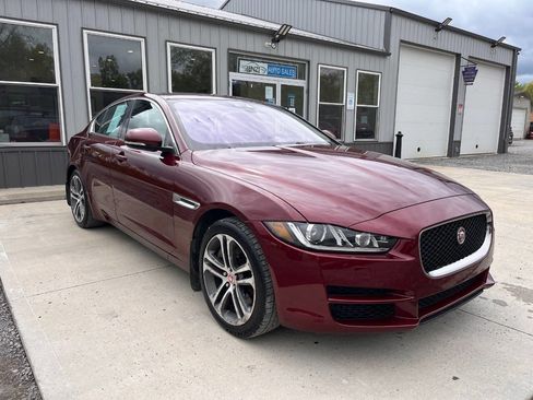 Used 2017 Jaguar XE Premium AWD/4WD image 2
