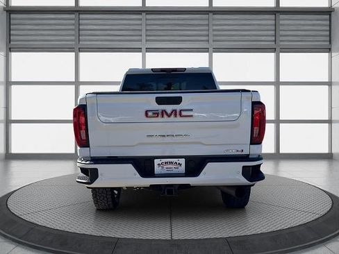 Used 2021 GMC Sierra 2500 AT4 w/ AT4 Premium Plus Package AWD/4WD image 5