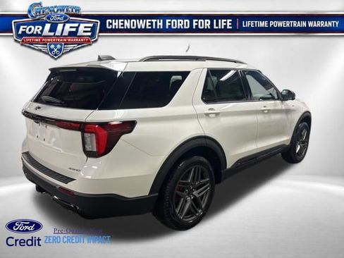 New 2026 Ford Explorer ST-Line w/ ST-Line Street Pack AWD/4WD image 5