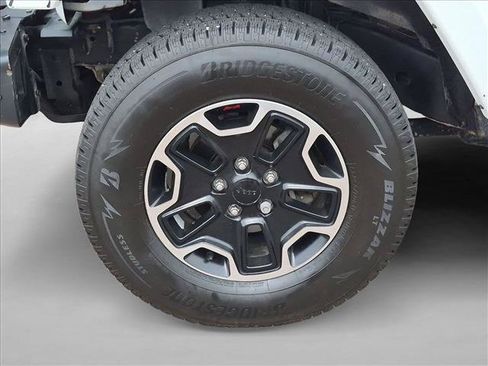 Used 2013 Jeep Wrangler Unlimited Rubicon AWD/4WD image 9