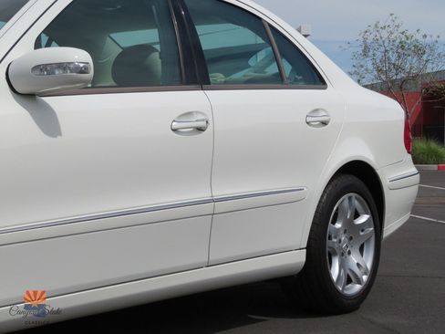 Used 2003 Mercedes-Benz E 500 Sedan w/ X2 Opt Pkg image 19