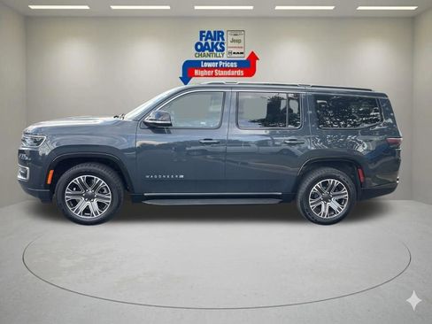 Certified 2024 Jeep Wagoneer Series II w/ Flexible Seating Group AWD/4WD image 9