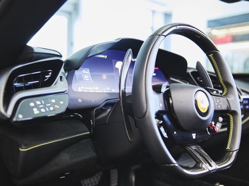 Used 2024 Ferrari SF90 Spider image 17