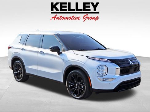 Used 2023 Mitsubishi Outlander SEL image 1