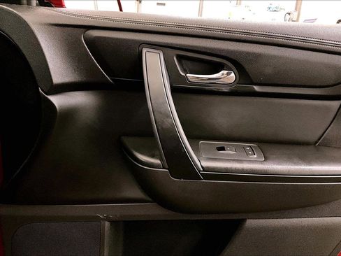 Used 2013 Chevrolet Traverse LT image 24