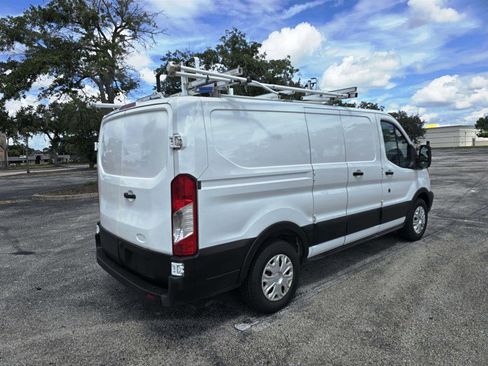 Used 2017 Ford Transit 150 image 5