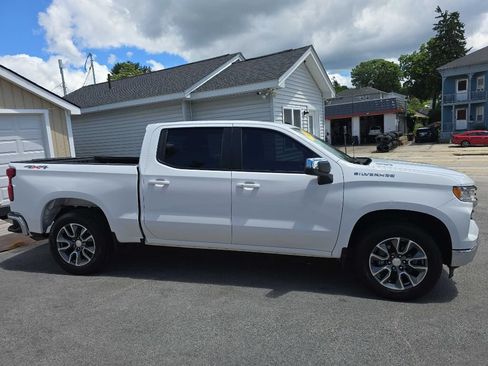 Used 2024 Chevrolet Silverado 1500 LT AWD/4WD image 3