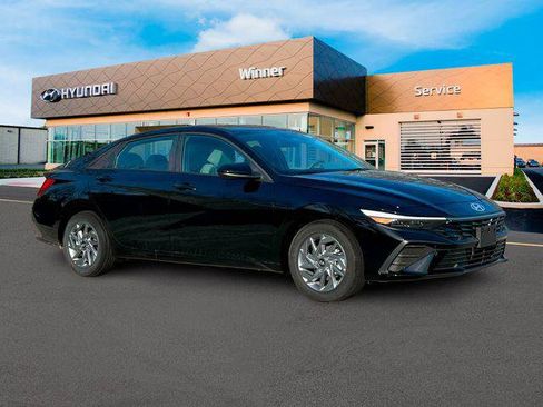 New 2025 Hyundai Elantra Hybrid FWD image 10