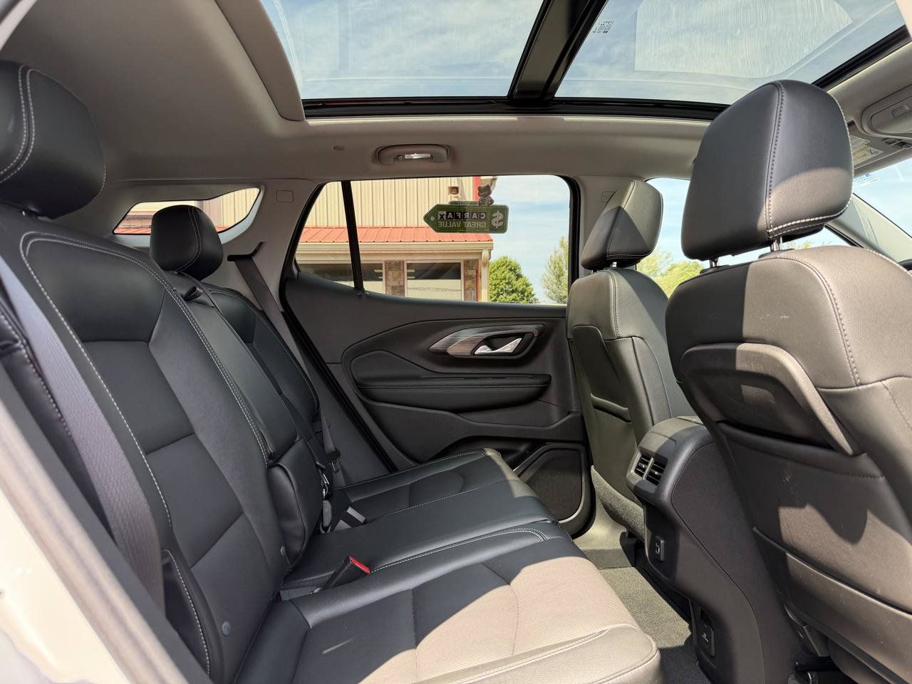 Used 2024 GMC Terrain SLT w/ Tech Package AWD/4WD image 21