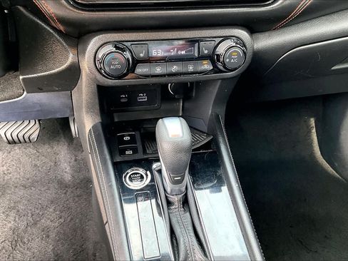 Used 2022 Nissan Kicks SR w/ Premium Package FWD image 30