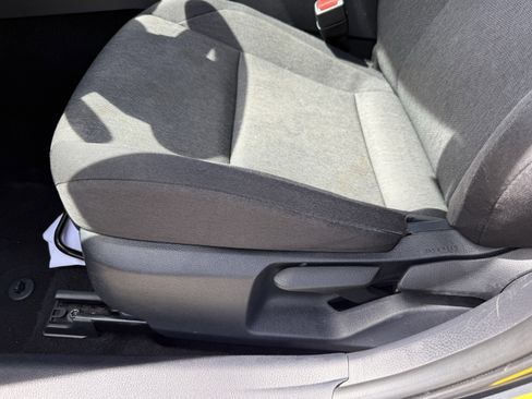 Used 2025 Toyota Camry LE image 30