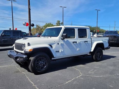 New 2025 Jeep Gladiator Sport image 2