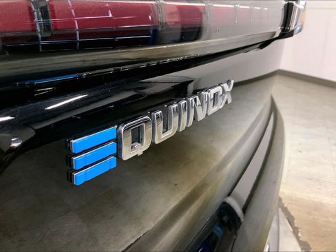 Used 2025 Chevrolet Equinox EV LT FWD image 8