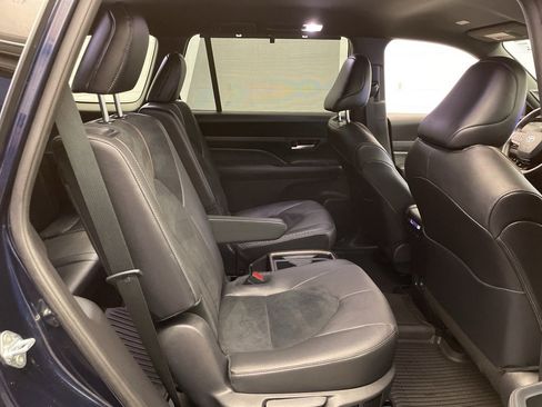 Used 2024 Toyota Grand Highlander AWD Hybrid image 29