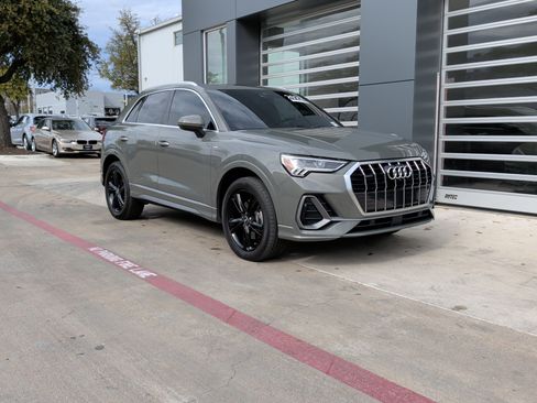 Certified 2022 Audi Q3 2.0T Premium Plus w/ Premium Plus Package image 2