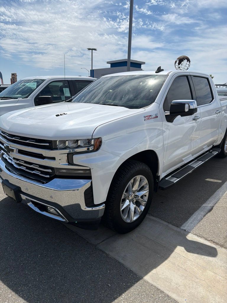 Used 2021 Chevrolet Silverado 1500 LTZ w/ Z71 Off-Road Package AWD/4WD image 2