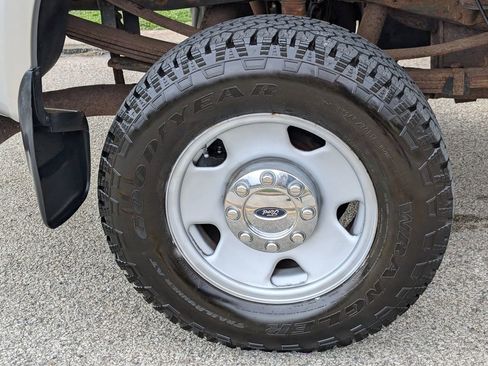 Used 2006 Ford F350 XL image 29