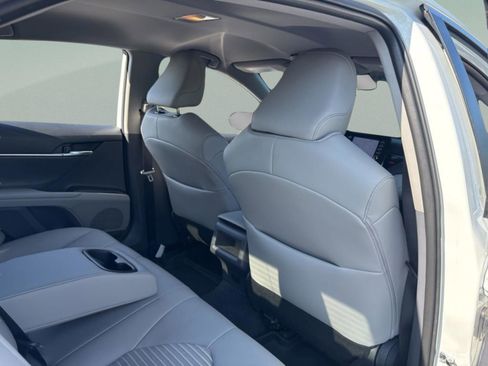 Used 2024 Toyota Camry SE image 29