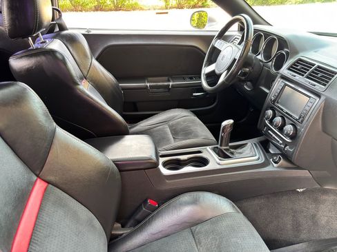 Used 2009 Dodge Challenger SRT8 w/ SRT Option Group II image 40