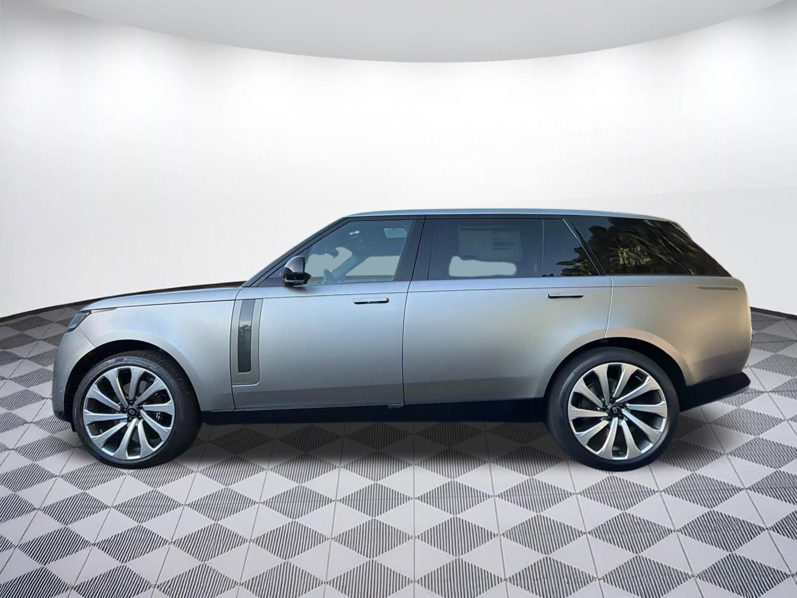 New 2027 Land Rover Range Rover Long Wheelbase Autobiography AWD/4WD image 2