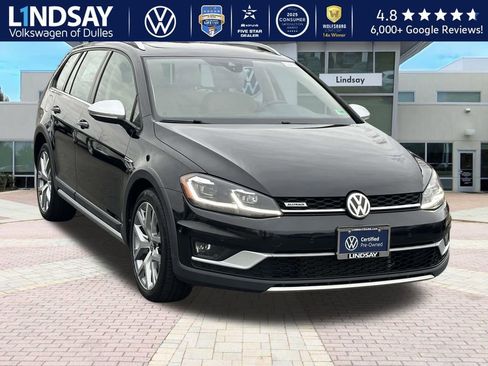 Used 2019 Volkswagen Golf Alltrack SE image 1