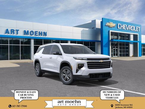 New 2025 Chevrolet Traverse LT image 1